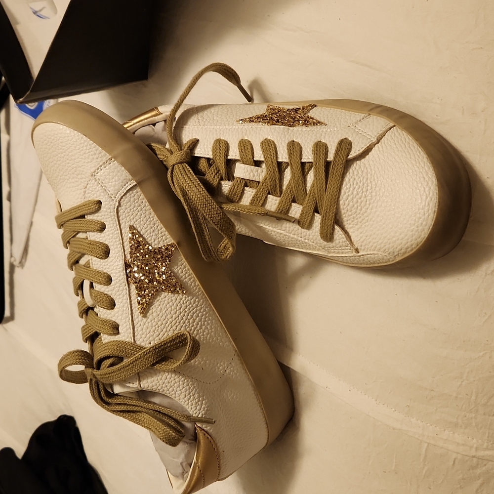 Shu Shop Sneakers size 7
